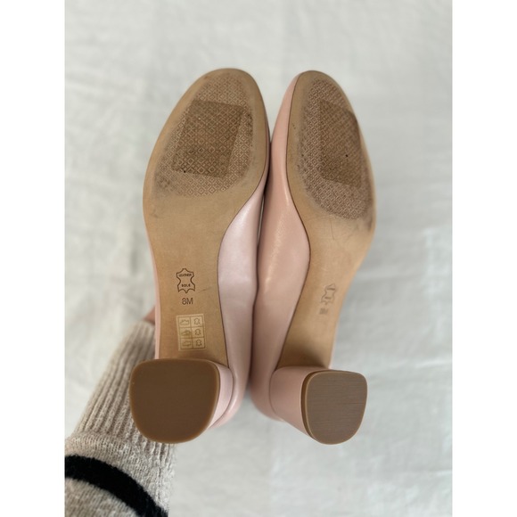 Tory Burch Caterina Blush Leather Block Heel Gold Ring Pump Sz 8 NWOT - Picture 10 of 12